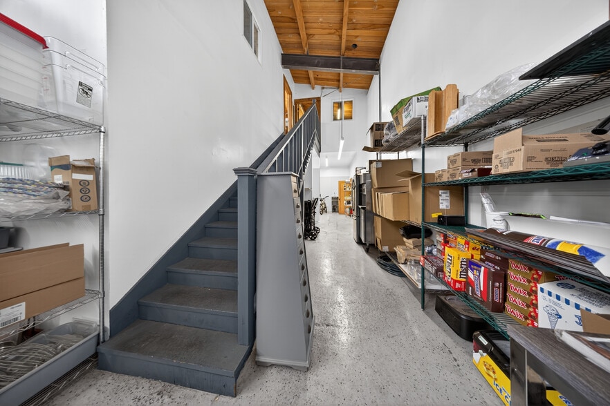 More Photos Of 5221 Pacific Blvd, Huntington Park Warehouse For Lease