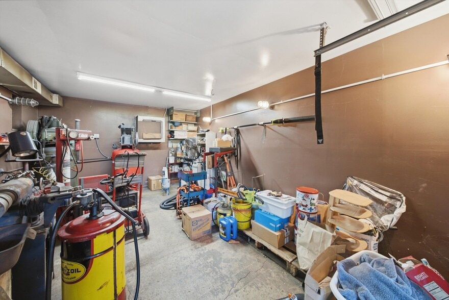More Photos Of 34112 N Barron Blvd, Grayslake Flex For Sale