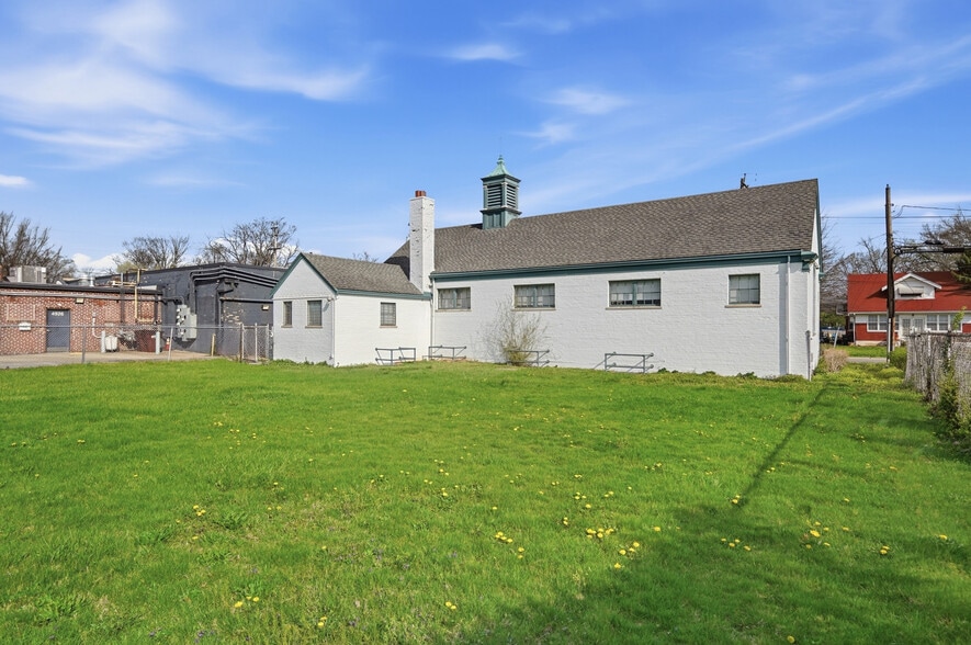 More Photos Of 1703 Dale Rd, Cincinnati Public Library For Sale