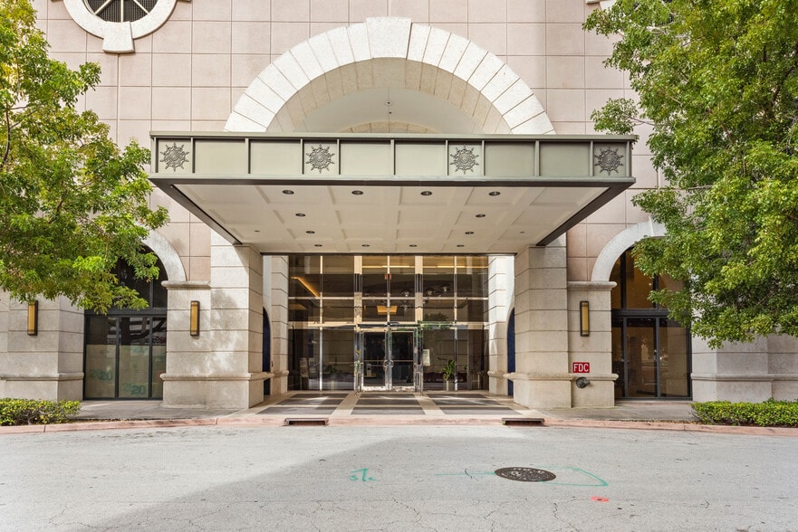 More Photos Of 2020 Ponce De Leon Blvd, Coral Gables Office For Lease