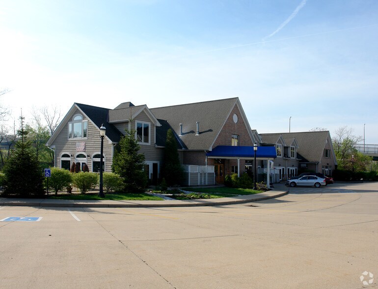 Primary Photo Of 2291 Riverfront Pky, Cuyahoga Falls Office For Lease