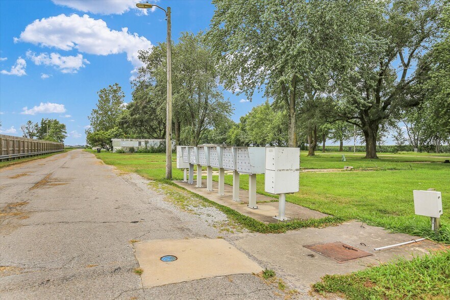 More Photos Of 4808 Paradise Rd, Mattoon Manufactured Housing Mobile Home Park For Sale