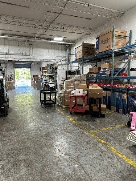 More Photos Of 2550 Wabash Ave, Saint Paul Warehouse For Lease