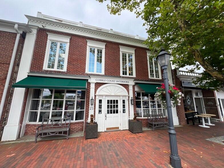 More Photos Of 21 South Ave, New Canaan Storefront Retail Office For Lease