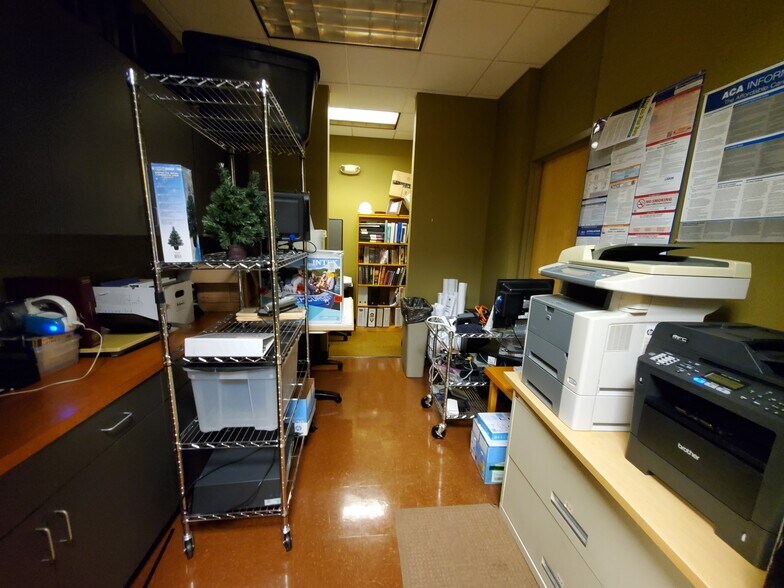 More Photos Of 720-780 Village Center Dr, Burr Ridge Storefront Retail Office For Lease