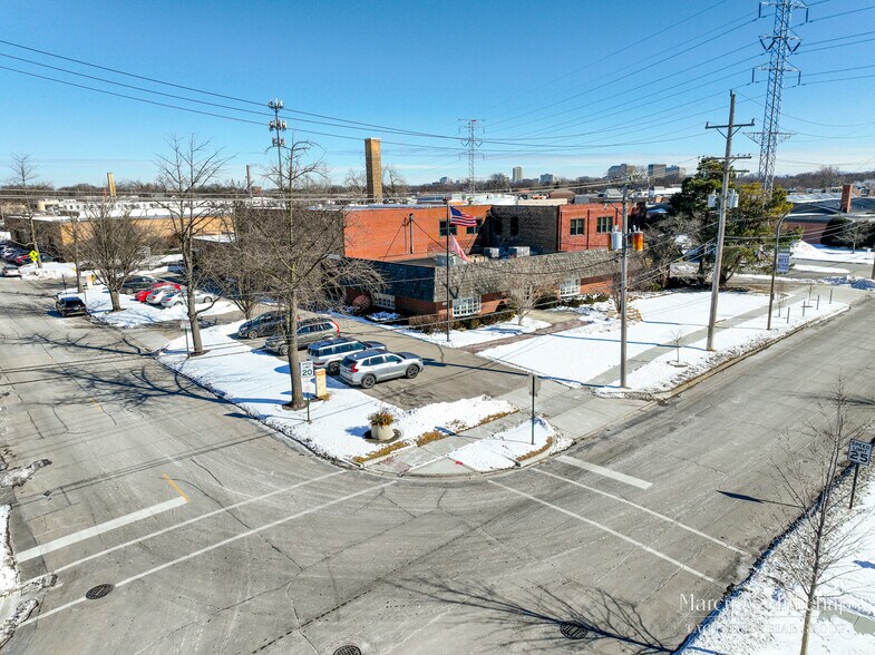 More Photos Of 2117 Greenleaf St, Evanston Warehouse For Sale