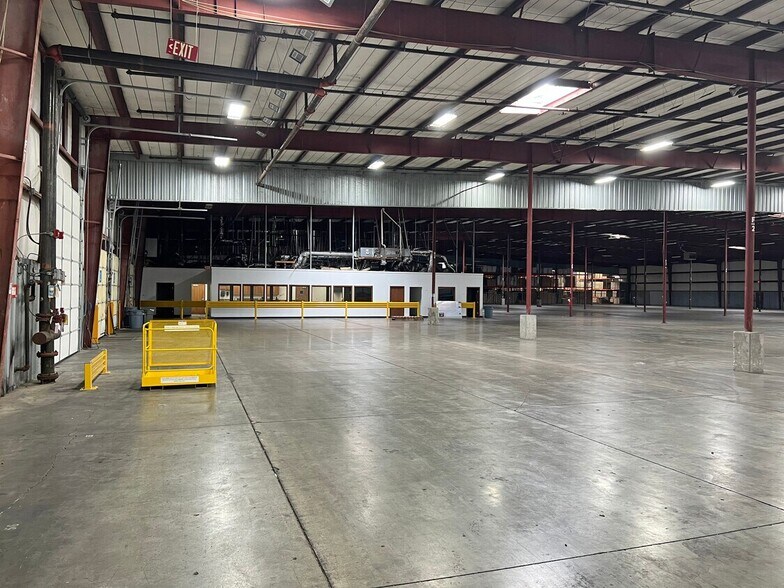 More Photos Of 8909 E 35th St, Wichita Warehouse For Lease