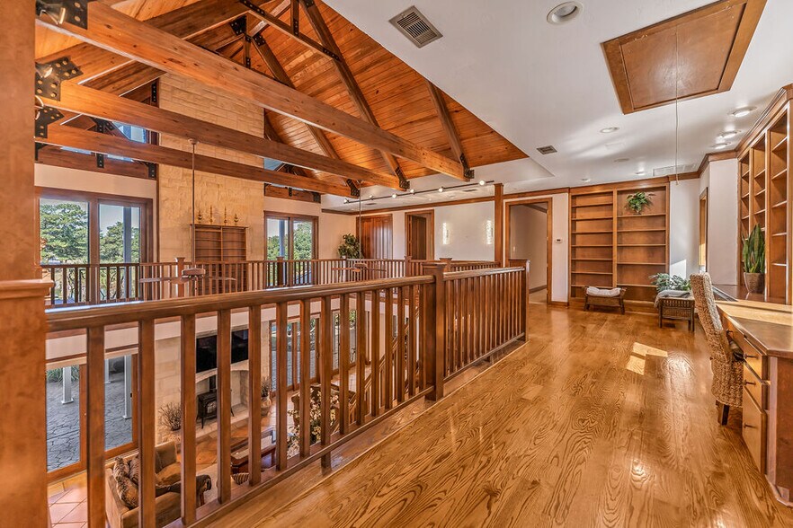 More Photos Of 43 Pool Rd, Richards Specialty For Sale