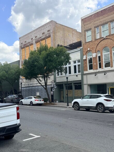 More Photos Of 128-130 N Patterson, Valdosta Storefront Retail Office For Sale