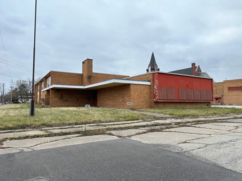 More Photos Of 1123 N Sherman St, Bay City Schools For Lease