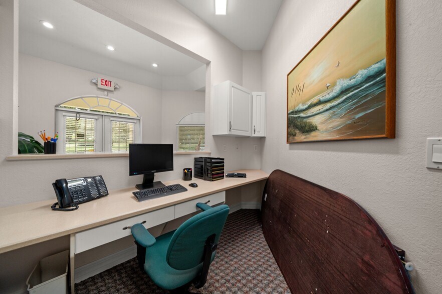 More Photos Of 405 W Interlake Blvd, Lake Placid Office For Sale