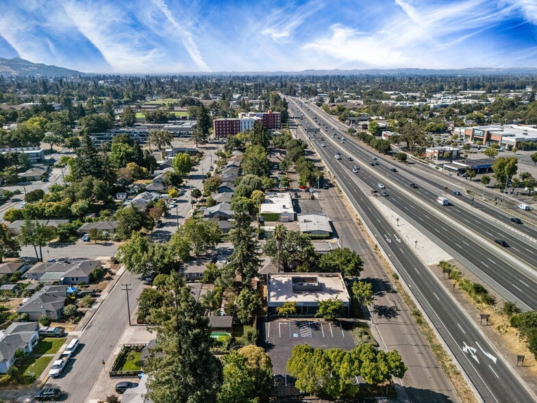 More Photos Of 2112 Armory Dr, Santa Rosa Freestanding For Sale