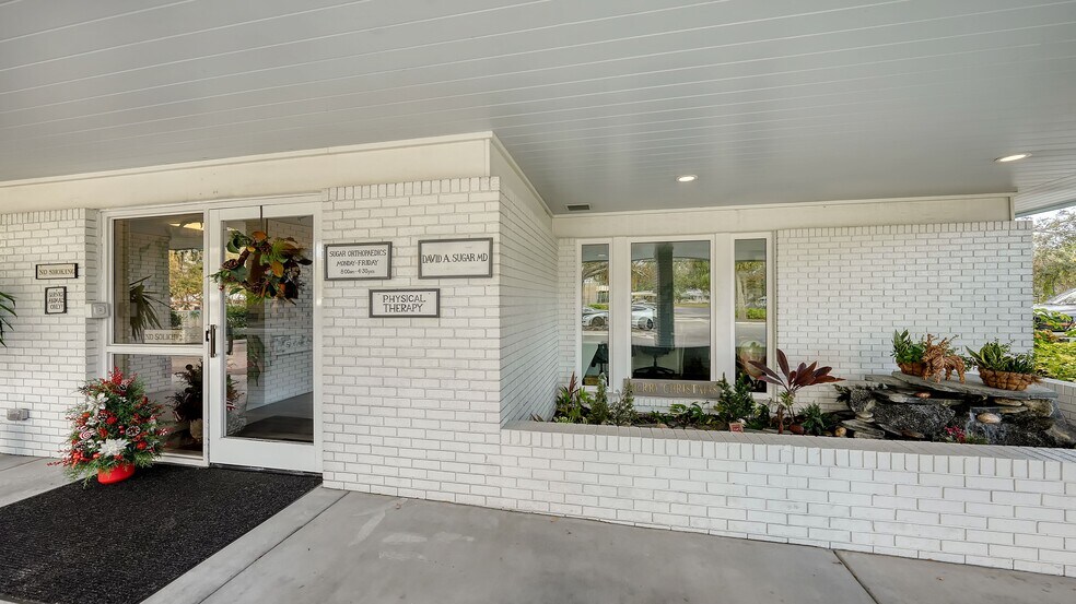 More Photos Of 1630 S Tuttle Ave, Sarasota Medical For Sale