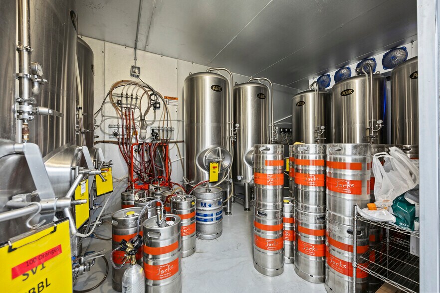 More Photos Of 691 A1A Beach Blvd, Saint Augustine General Retail For Sale