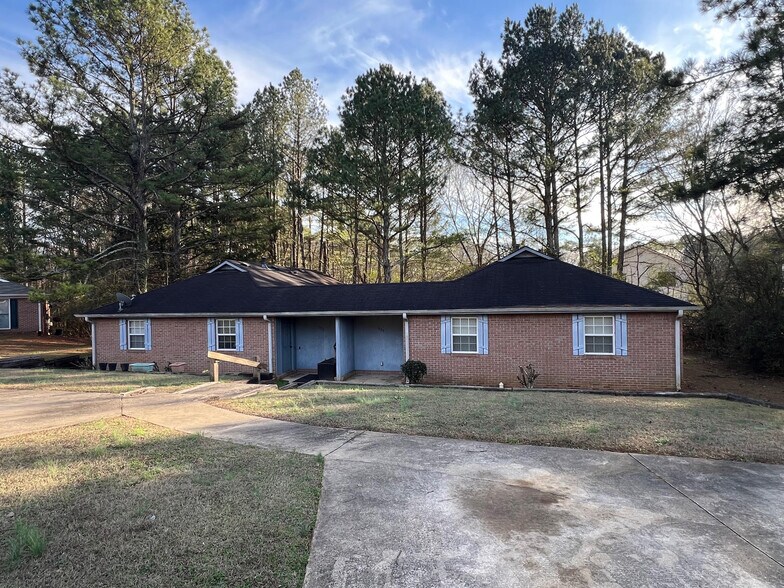 More Photos Of 1620 Riverside Trl NE, Conyers Multifamily For Sale