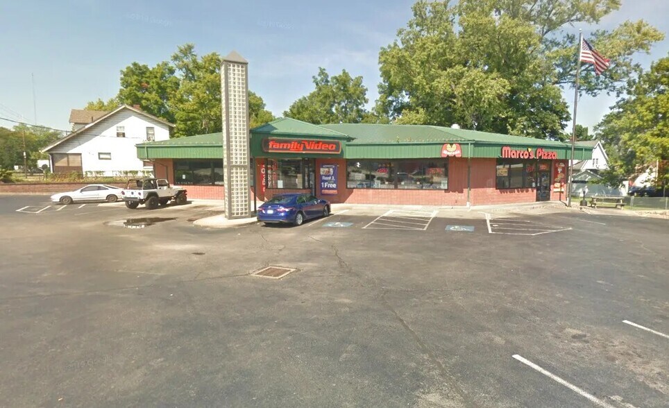 More Photos Of 2072 E Midlothian Blvd, Youngstown Freestanding For Lease