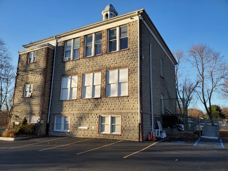 More Photos Of 12 Winona Ave, Newburgh Specialty For Sale