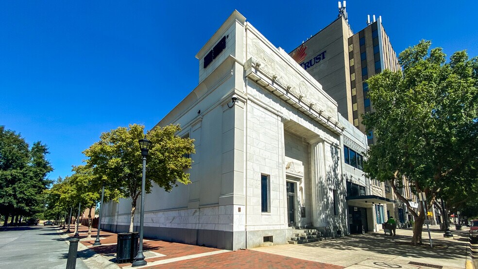More Photos Of 823 Broad St, Augusta Office For Lease