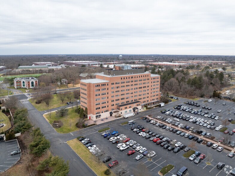 More Photos Of 320 Carleton Ave, Central Islip Office For Lease