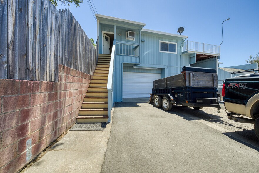 More Photos Of 14420 Lakeshore Dr, Clearlake Office For Sale