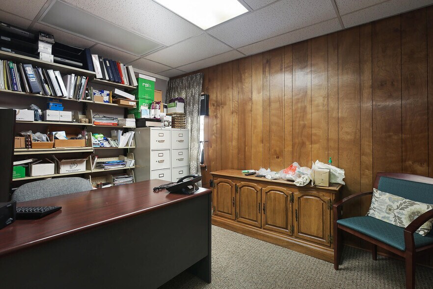 More Photos Of 676 Amboy Ave, Woodbridge Medical For Sale