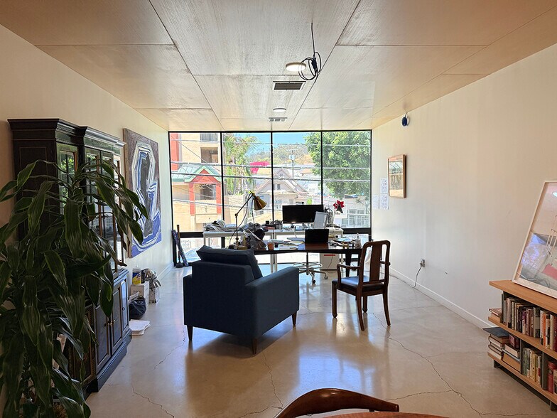 More Photos Of 990 N Hill St, Los Angeles Storefront Retail Office For Lease