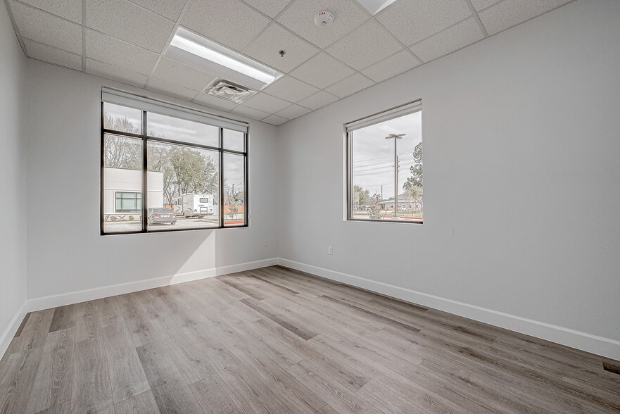 More Photos Of 18707 Mueschke Rd, Cypress Office For Lease