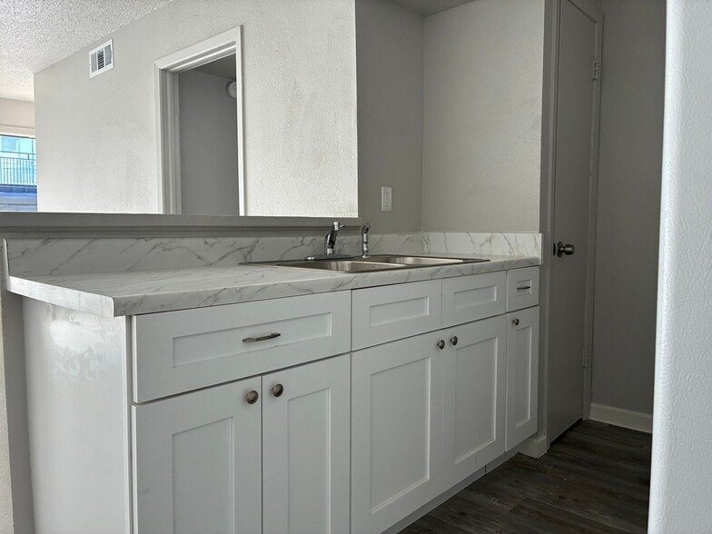 More Photos Of 717 S Green St, Longview Apartments For Sale