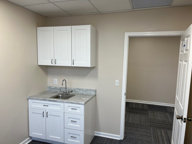 More Photos Of 106 S Lafayette St, South Lyon General Retail For Sale