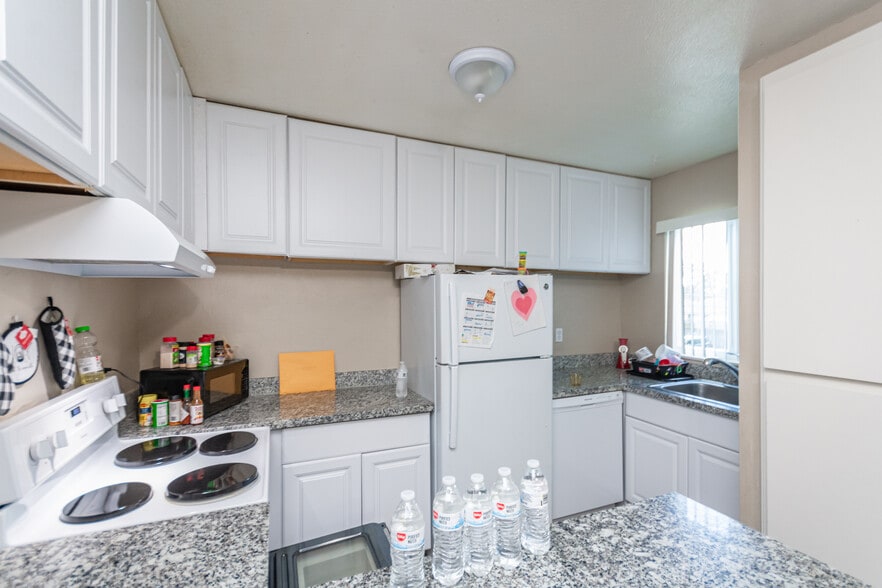 More Photos Of 7259 S Land Park Dr, Sacramento Apartments For Sale