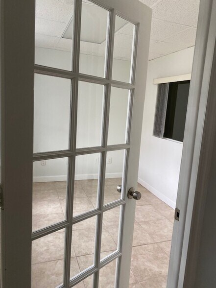 More Photos Of 12900-12940 SW 133rd Ct, Miami Office Residential For Lease