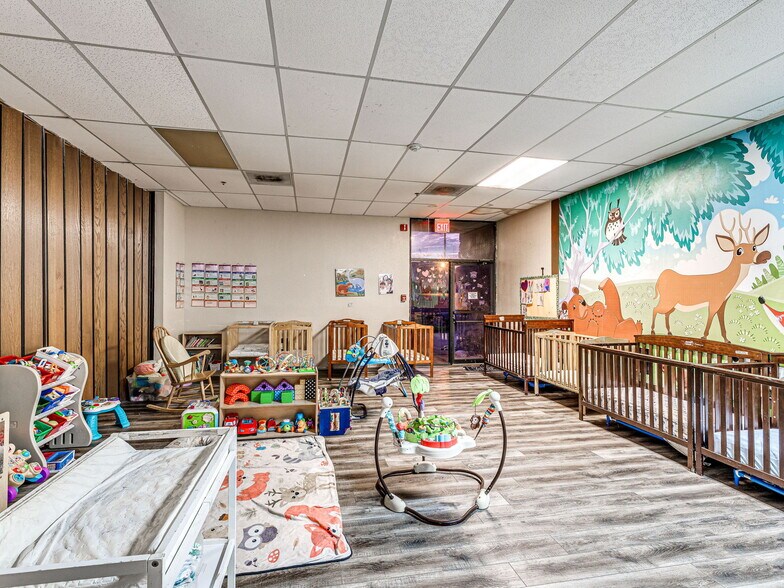 More Photos Of 6009 NW Expressway St, Oklahoma City Specialty For Sale