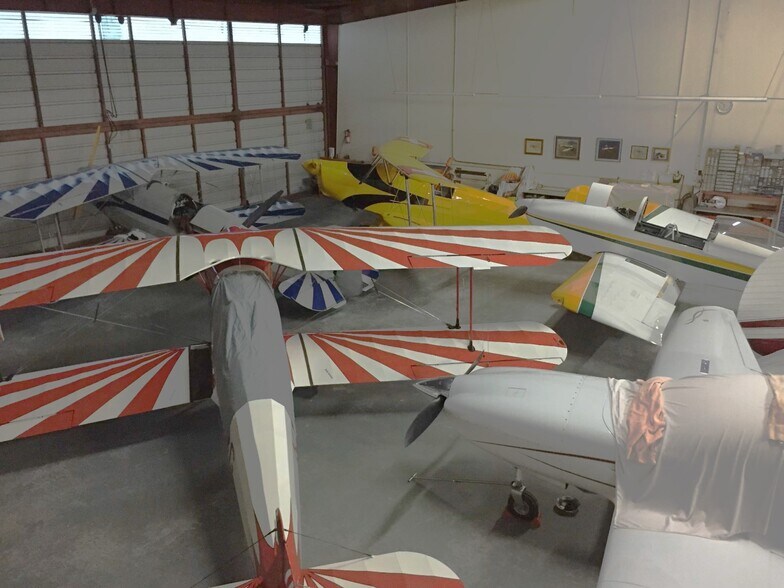 More Photos Of 305 Kenney St, El Cajon Airplane Hangar For Sale