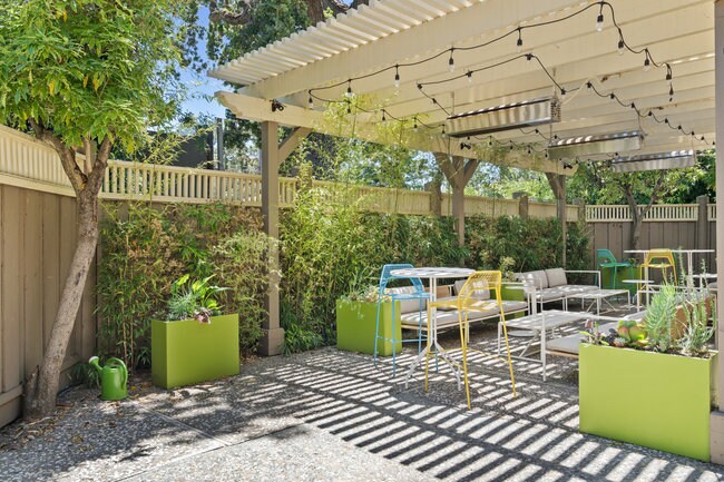 More Photos Of 241 El Camino Real, Menlo Park Storefront Retail Office For Sale