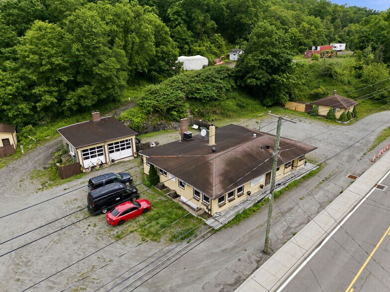 Primary Photo Of 243-249 Orange Tpke, Sloatsburg Restaurant For Sale
