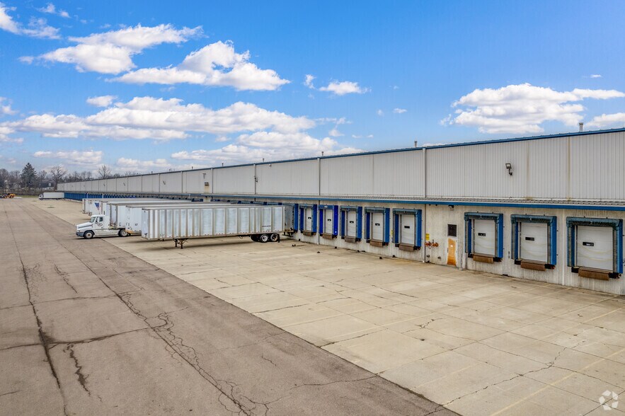More Photos Of 1340 E Dayton Yellow Springs Rd, Fairborn Distribution For Lease