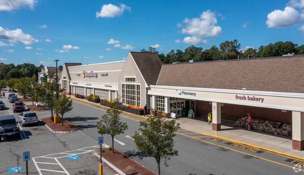 More Photos Of 84-100 Macy St, Amesbury Unknown For Lease