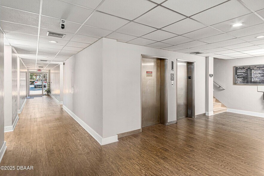 More Photos Of 100-110 E Granada Blvd, Ormond Beach Office For Sale