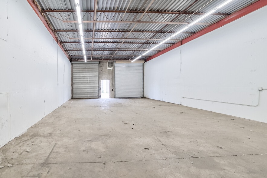 More Photos Of 10 S Havana St, Aurora Unknown For Lease