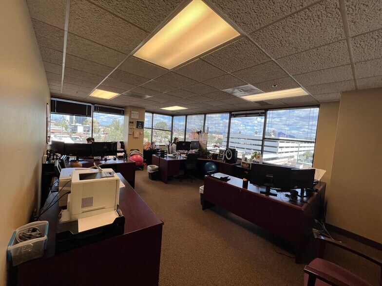 More Photos Of 202 E Earll Dr, Phoenix Medical For Sale