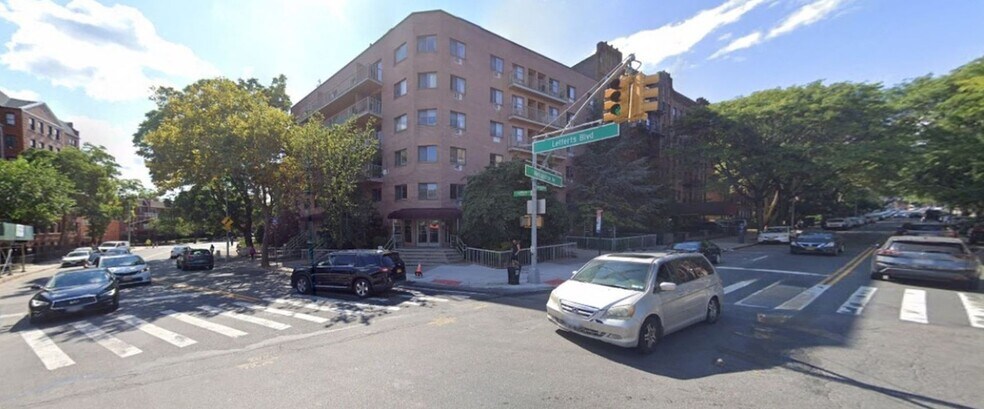 Primary Photo Of 11882 Metropolitan Ave, Kew Gardens Office For Sale