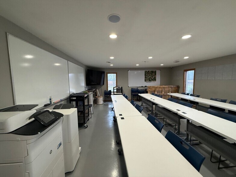 More Photos Of 515 Main st, Gas Industrial For Sale