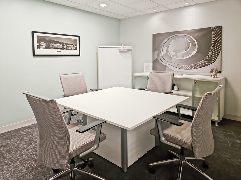 More Photos Of 1 Bridge Plz N, Fort Lee Coworking Space