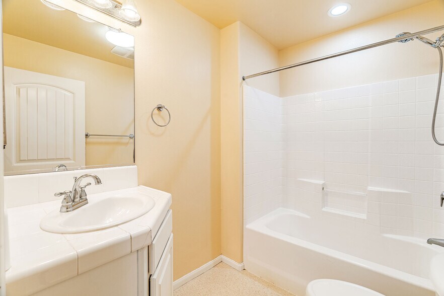 More Photos Of 593 Avenue Of Flags, Buellton Apartments For Sale