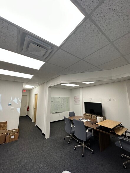 More Photos Of 420 Brandam Ln, Charleston Warehouse For Lease