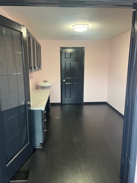 More Photos Of 112 S Blackhawk Blvd, Rockton Loft Creative Space For Lease