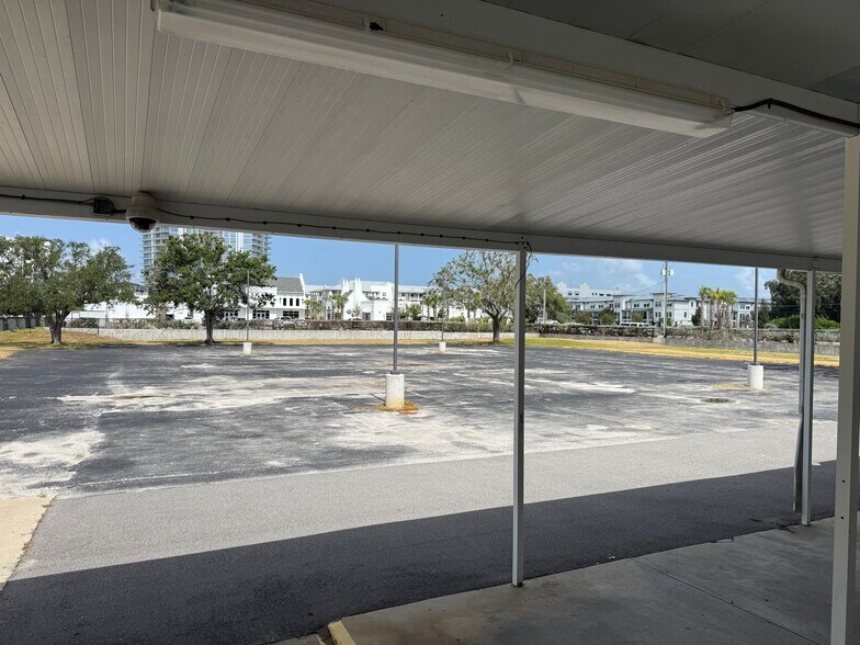 More Photos Of 5201 S West Shore Blvd, Tampa Warehouse For Lease