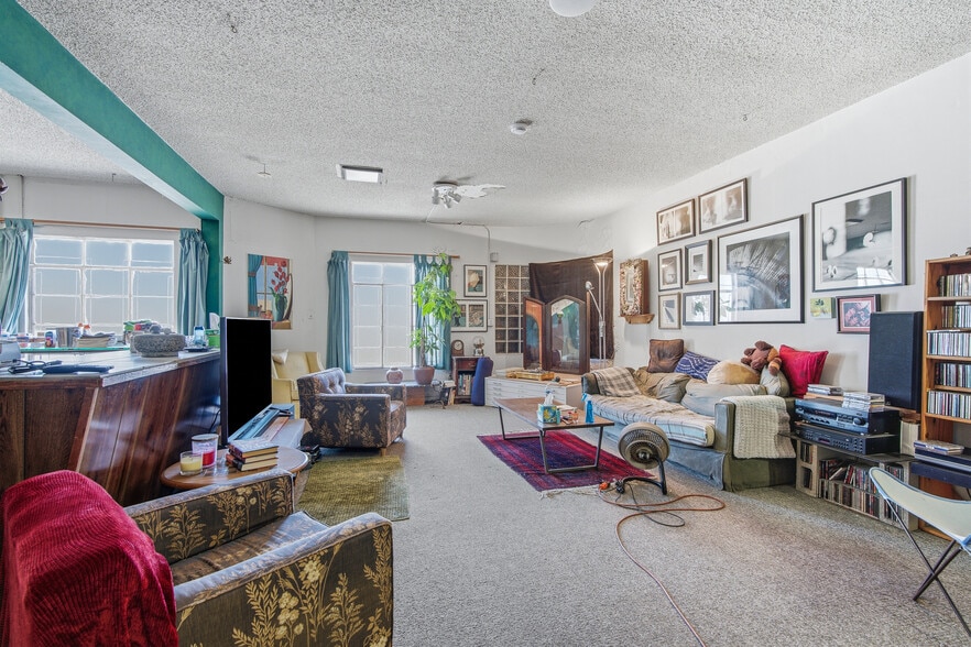 More Photos Of 5390-5396 Alhambra Ave, Los Angeles Light Manufacturing For Sale