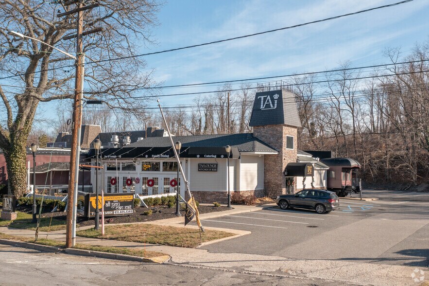 More Photos Of 10 S Woods Corner Rd, East Setauket Restaurant For Lease