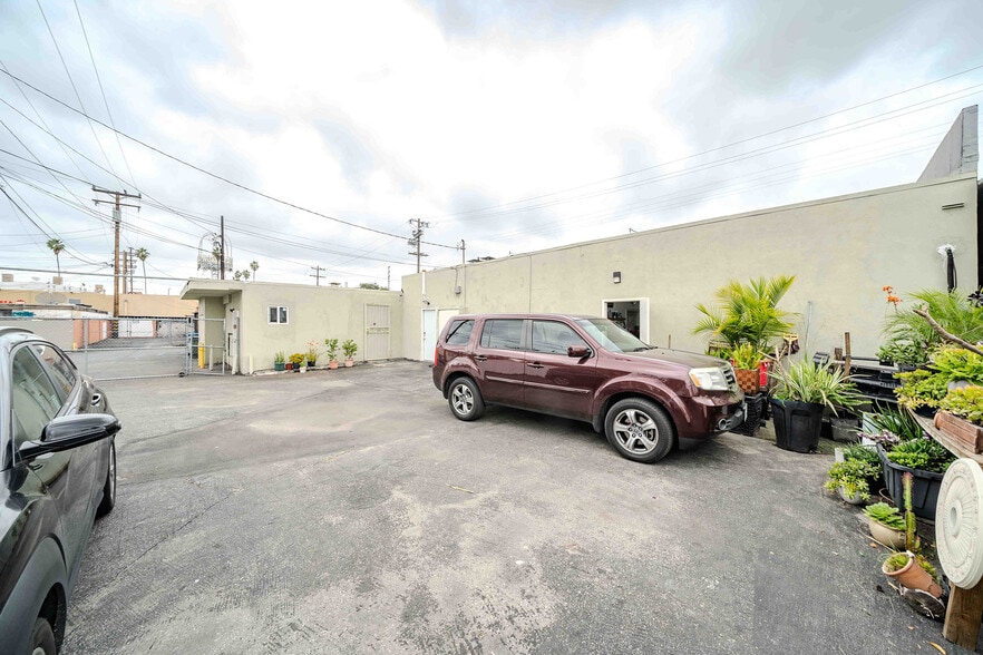 More Photos Of , Norwalk General Retail For Sale